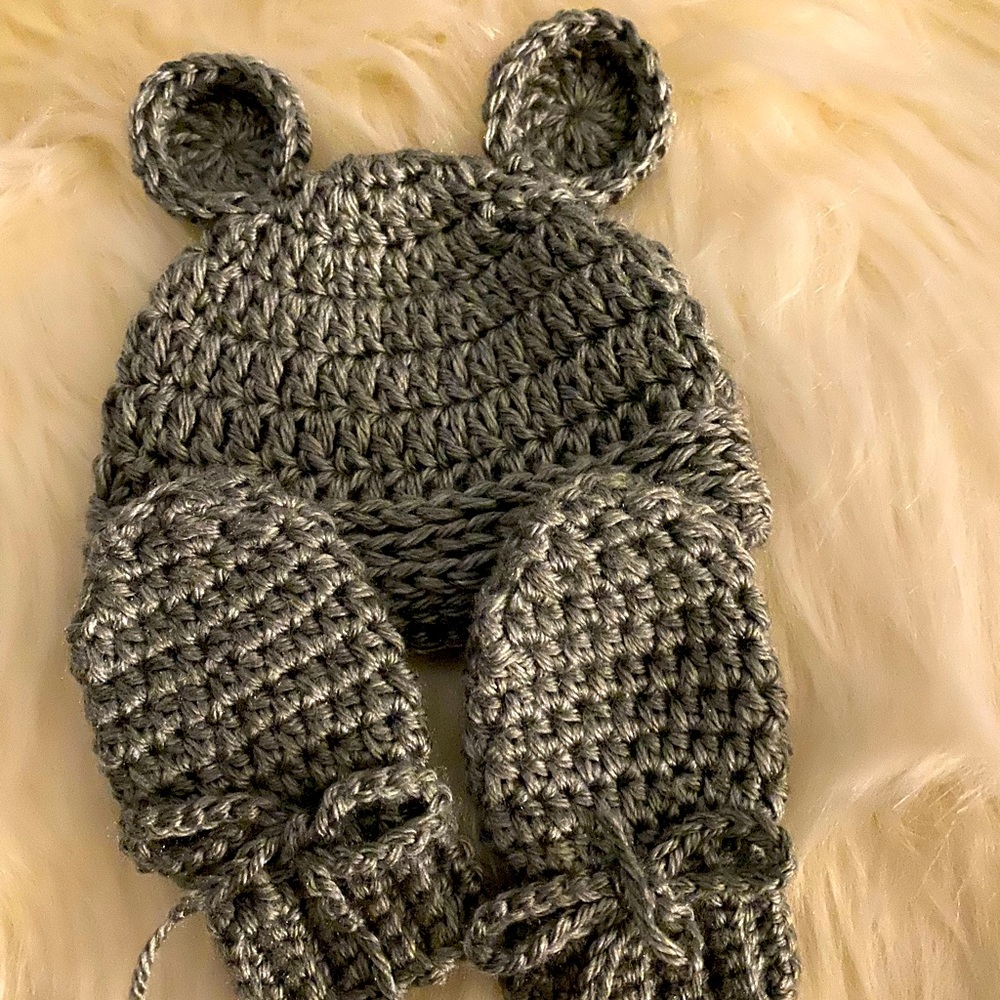 Teddy hat and matching mittens